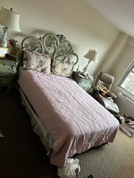 Antique Style Design Bed Frame With Mattress