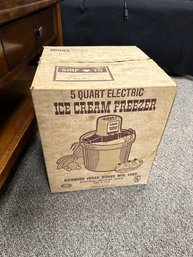 Richmond Cedar Works 5-Quart Electric Ice Cream Freezer - Made In USA