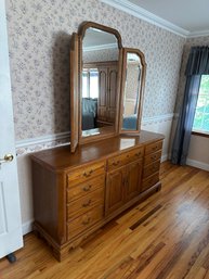 Thomasville Dresser With Mirror