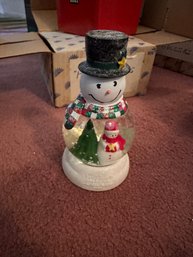 Beautiful Bath And Bodyworks Collectable Snowman Globe