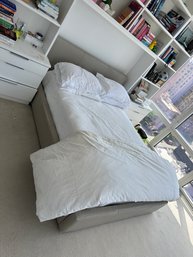 White Modern Beautiful Full Size Bed With Mattress And Sheets