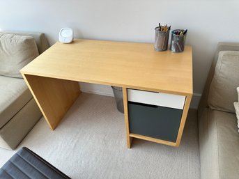 Beautiful Desk With 2 Draws Blue Dot
