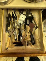 'Lot Of Kitchen Utensils: Knives, Can Opener, Spoon, Pizza Cutter, Spatula, Brush, Clipper'