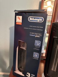 Delonghi 1500W Ceramic Tower Space Heater W/ Thermostat And Remote.