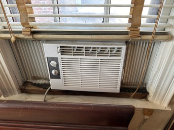 GE Window Type Air Conditioner