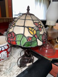 Vintage Tiffany Style Roses Table Lamp