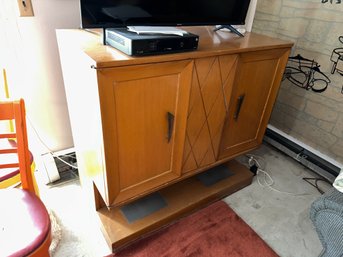 Vintage TV Stand With Cabinets