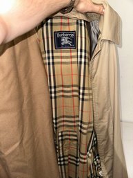 Burberrys Burberry Trench Coat #2 Size 40R Includes Interior Overlay