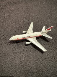 SB-13 DC-10 Swissair - 28296 Matchbox Sky Busters