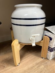 Innovative Porcelain Water Dispenser On Wood Stands