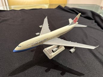 1/200 747-400 China Airlines REG #B-18201 (With Gear)