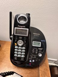 Panasonic KX-TG2432 2.4 GHz Cordless Phone