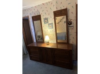 Pretty Thomasville Drawer Dresser With Dual Mirrors