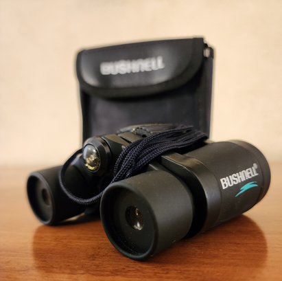 BUSHNELL Insta Focus Binoculars