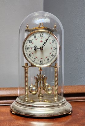 Vintage Elgin Quartz Powered Desktop Mantle Pendelum Clock