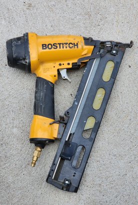 Bostich N62FN Industrial Oil Free Angled Finish Nailer