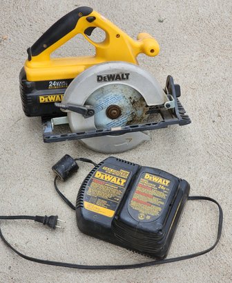 Pre Owned DW007 6.5' Circular Cordless Saw With Charger And Two Batteries
