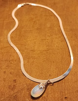 Vintage Made In Italy STERLING SILVER Herringbone Necklace With Moonstone Pendant #A11