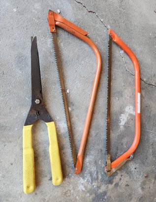 (2) Hand Saws And (1) Pair Of Hand Trimmers