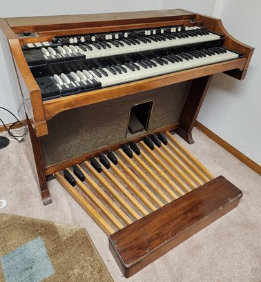 Vintage HAMMOND Organ With Original Console