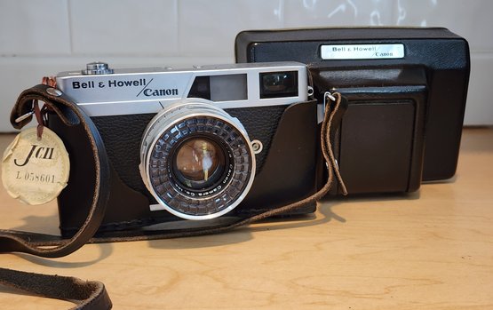 Vintage BELL And HOWELL Canon Canonet 19 CAMERA