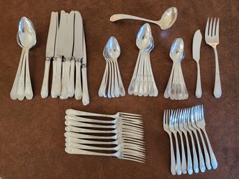 Vintage COMMUNITY PLATE Silver Plated Flatware Set