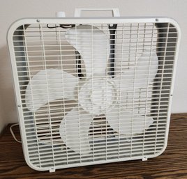 LAKEWOOD 3-Speed White Box Fan