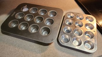 (2) Metal Baking Mold Dishes