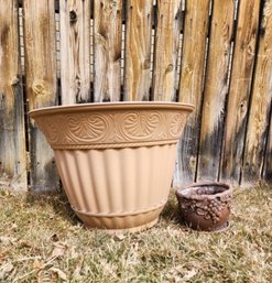 (2) Outdoor Garden Flowet Pots