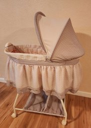 Bassinet With Music And Vibration Feature