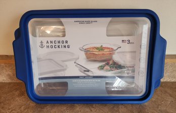 Brand New ANCHOR HAWKING 3 Quart Casserole Dish