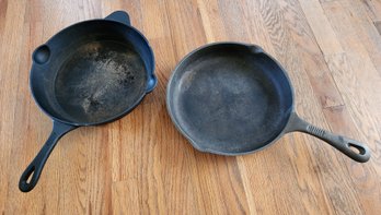 (2) Vintage Cast Iron Cooking Pans