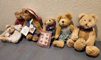 Assortment Of BOYD'S BEARS Plush Bear Collectibles