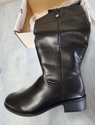 Brand New Ladies Size 11WD Black Boots