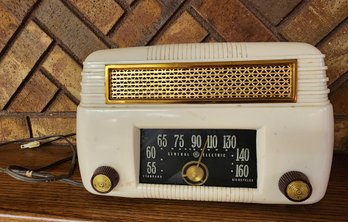 Vintage General Electric Radio