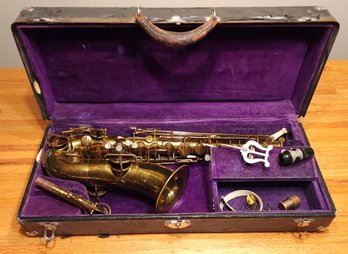 Vintage WURLIZTER Low Pitch Saxaphone With Hard Case