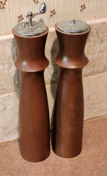 Vintage Wooden Salt And Pepper Shaker Grinder Set