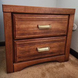 Vintage BROYHILL Side Table With (2) Drawers