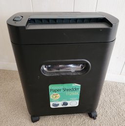 ROYAL 12 Sheet Crosscut Paper Shredder