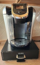 KEURIG Coffee Maker With Coffee Storage Rack