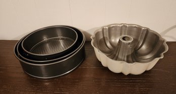 Variety Of Baking Pans For Cakes