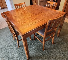 Vintage Kitchen Dining Table With (4) Chairs