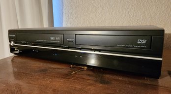 TOSHIBA VHS DVD Player Recorder