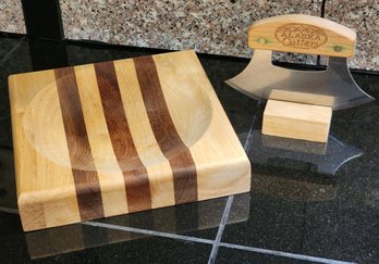 Alaska Cutlery ULU Knife Set With Cutting Board