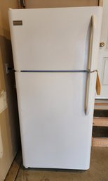 FRIGIDAIRE Refrigerator And Freezer Combo