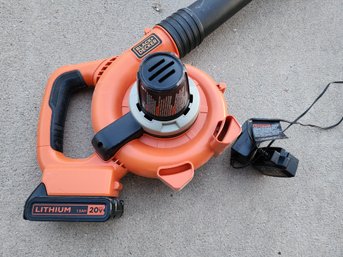 BLACK AND DECKER 20V Cordless Blower With Charger