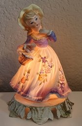 Vintage Porcelain Lady Accent Table Lamp