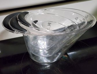 Set Of (4) The Pampered Chef Measuring Cups