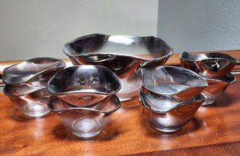 Vintage Set Of Art Glass Wavy Edge Bowls