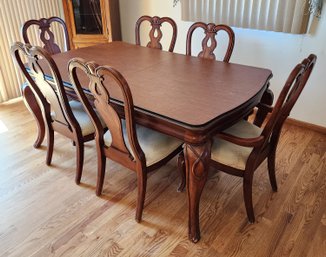 Contemporary Dining Table And Chair Set